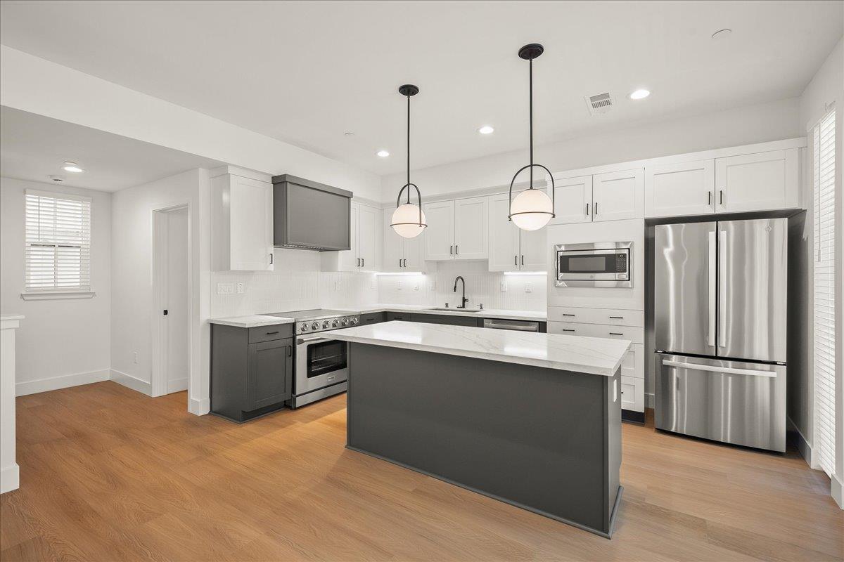Detail Gallery Image 9 of 30 For 224 Carroll St #2,  Sunnyvale,  CA 94086 - 3 Beds | 2/1 Baths