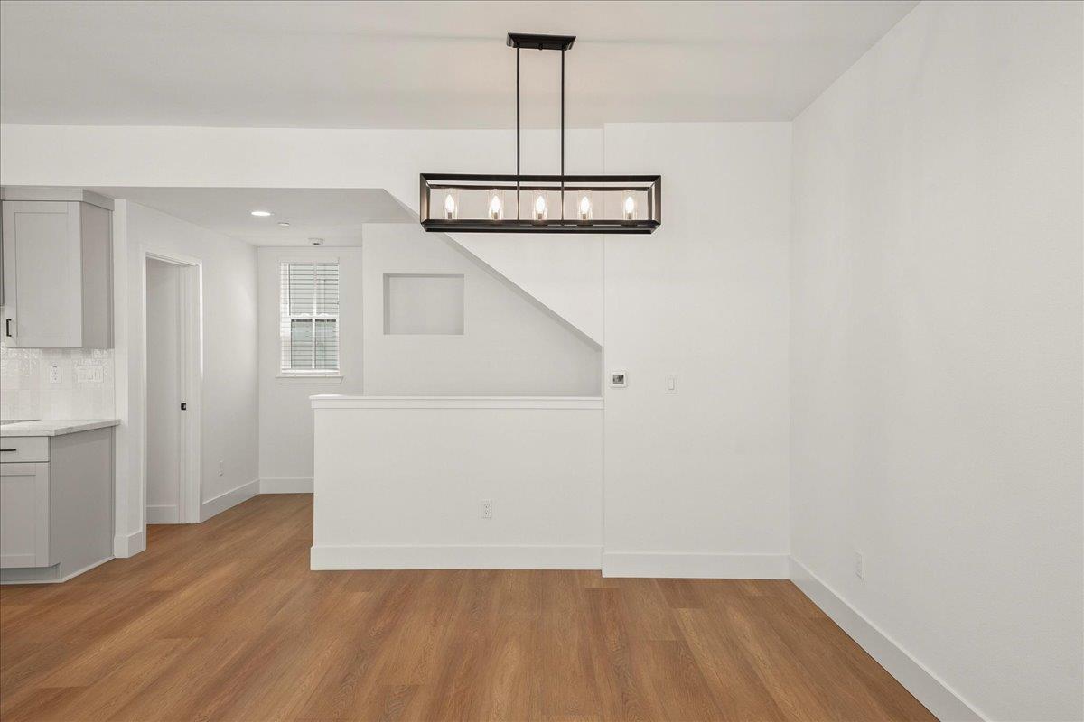 Detail Gallery Image 10 of 31 For 224 Carroll St #7,  Sunnyvale,  CA 94086 - 3 Beds | 2/1 Baths