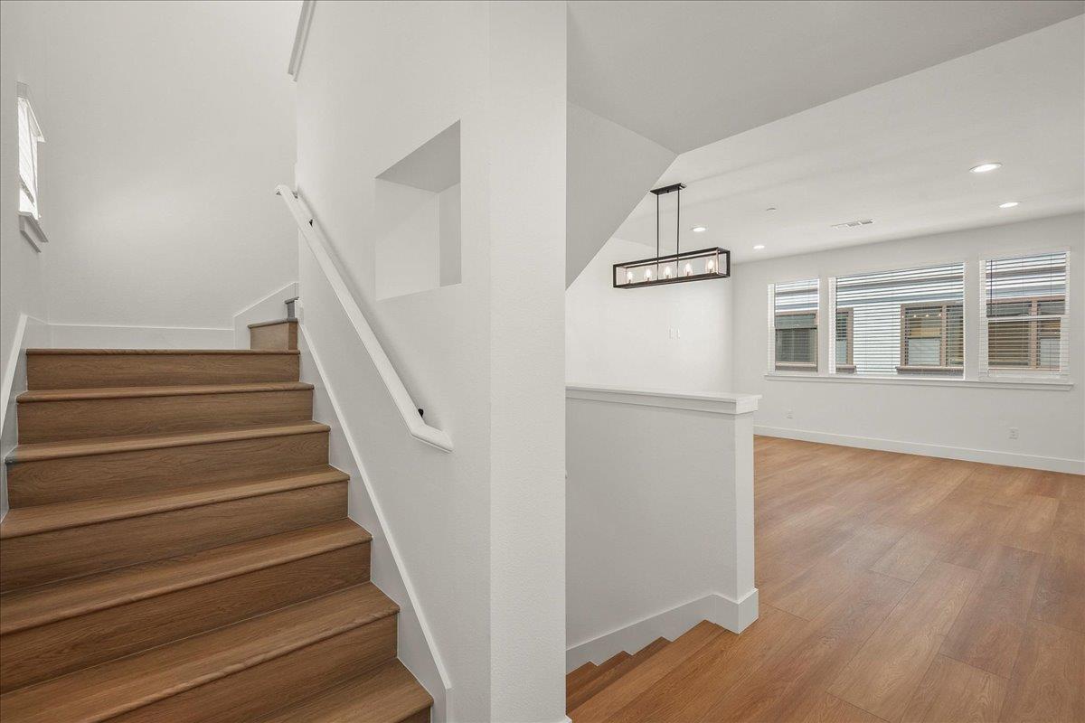 Detail Gallery Image 17 of 31 For 224 Carroll St #7,  Sunnyvale,  CA 94086 - 3 Beds | 2/1 Baths