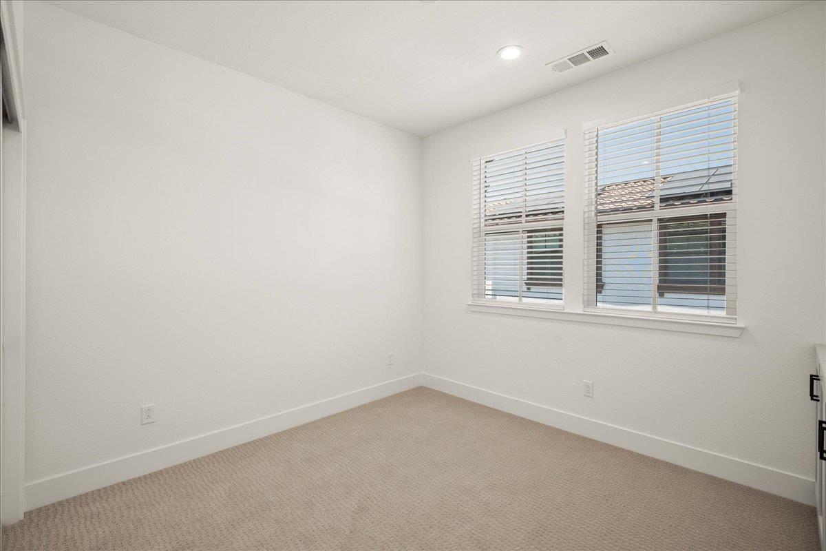 Detail Gallery Image 18 of 31 For 224 Carroll St #7,  Sunnyvale,  CA 94086 - 3 Beds | 2/1 Baths