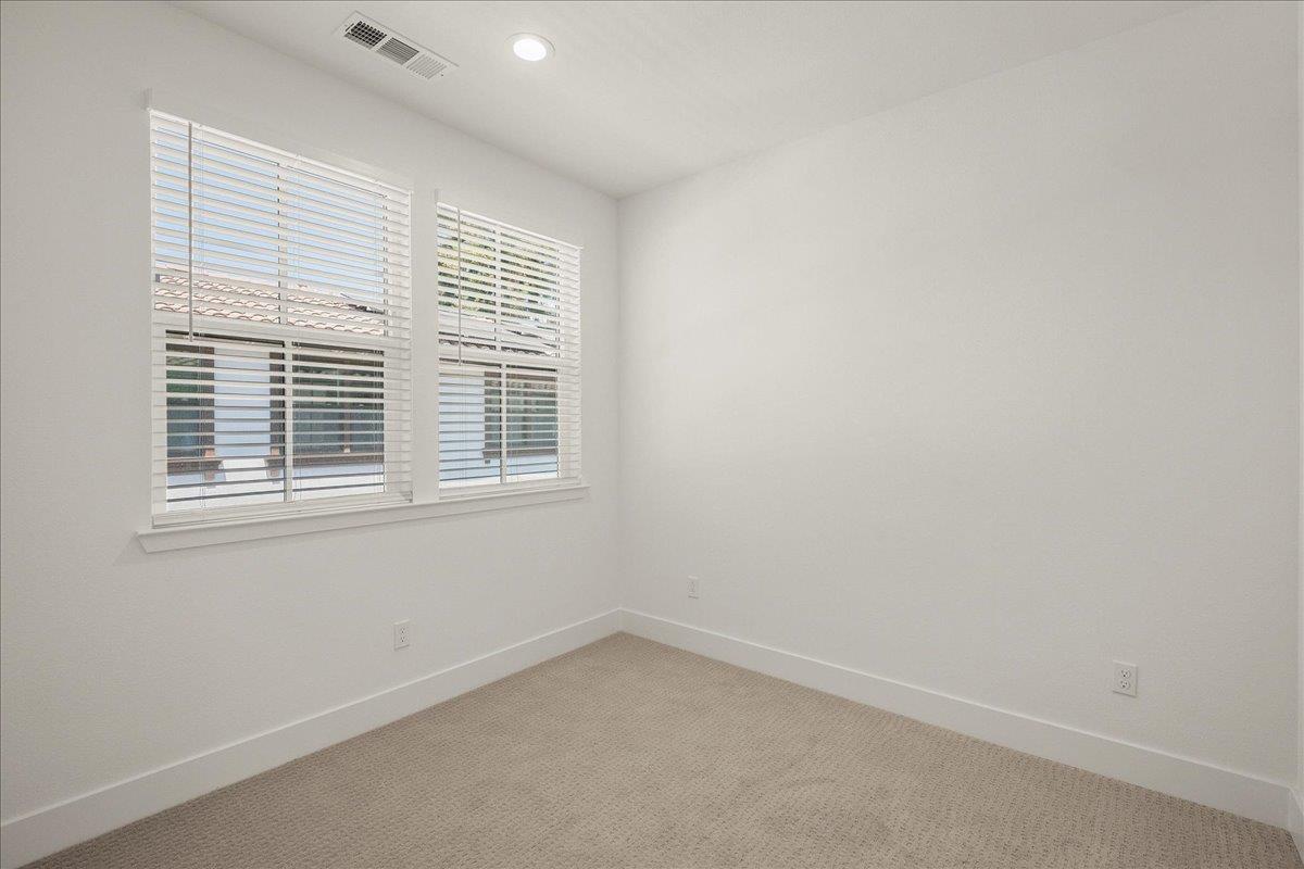 Detail Gallery Image 22 of 31 For 224 Carroll St #7,  Sunnyvale,  CA 94086 - 3 Beds | 2/1 Baths