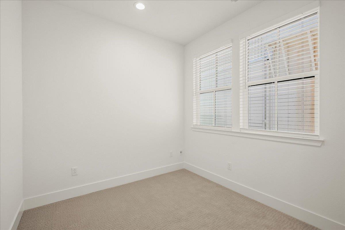 Detail Gallery Image 24 of 31 For 224 Carroll St #7,  Sunnyvale,  CA 94086 - 3 Beds | 2/1 Baths