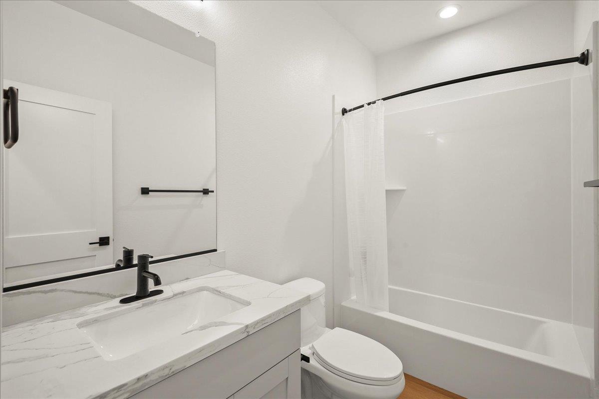 Detail Gallery Image 25 of 31 For 224 Carroll St #7,  Sunnyvale,  CA 94086 - 3 Beds | 2/1 Baths