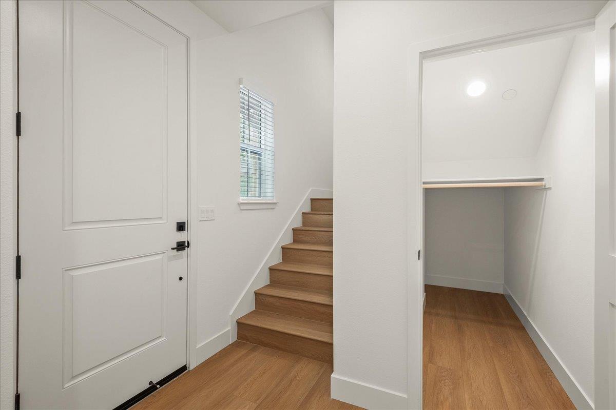 Detail Gallery Image 4 of 31 For 224 Carroll St #7,  Sunnyvale,  CA 94086 - 3 Beds | 2/1 Baths