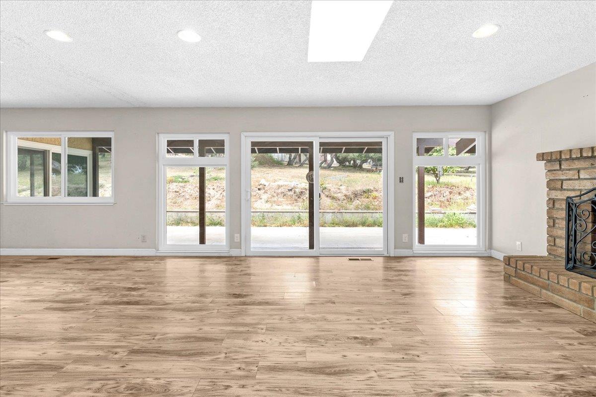 Detail Gallery Image 17 of 41 For 19515 Vierra Canyon Rd, Salinas,  CA 93907 - 4 Beds | 2/1 Baths