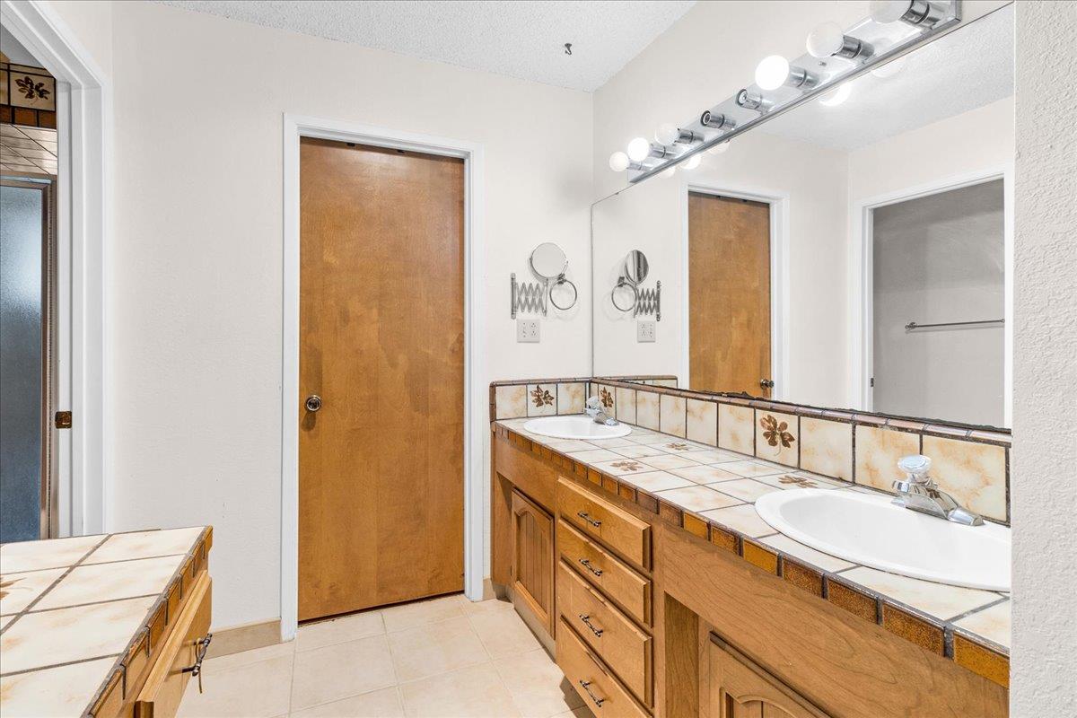 Detail Gallery Image 24 of 41 For 19515 Vierra Canyon Rd, Salinas,  CA 93907 - 4 Beds | 2/1 Baths