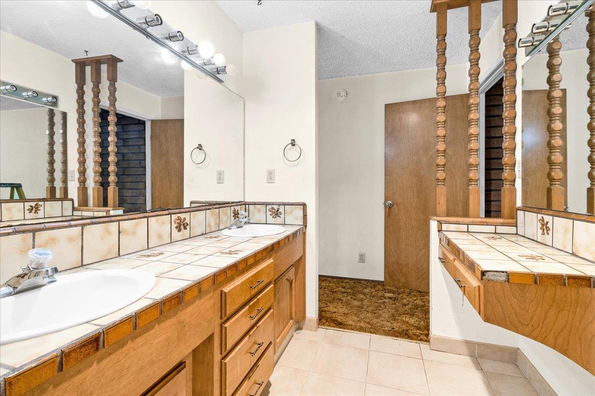 Detail Gallery Image 25 of 41 For 19515 Vierra Canyon Rd, Salinas,  CA 93907 - 4 Beds | 2/1 Baths