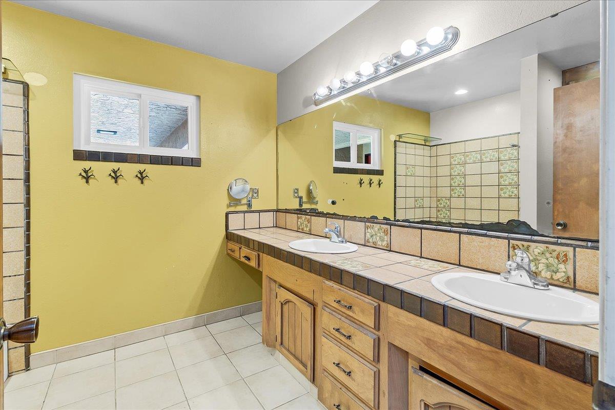 Detail Gallery Image 30 of 41 For 19515 Vierra Canyon Rd, Salinas,  CA 93907 - 4 Beds | 2/1 Baths