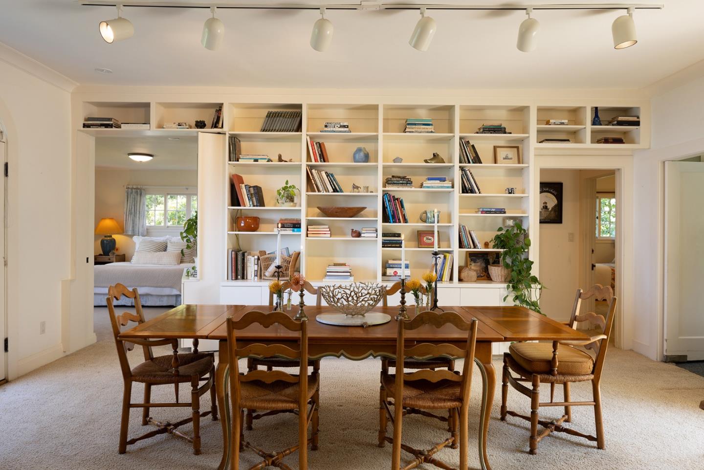 Detail Gallery Image 16 of 48 For 110 Pine Way, Carmel,  CA 93923 - 4 Beds | 4/1 Baths