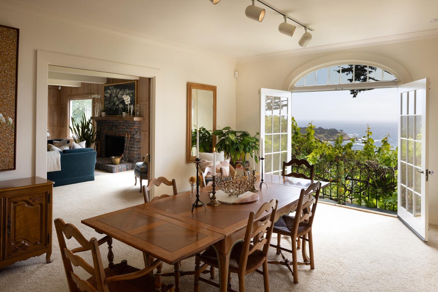 Detail Gallery Image 19 of 48 For 110 Pine Way, Carmel,  CA 93923 - 4 Beds | 4/1 Baths