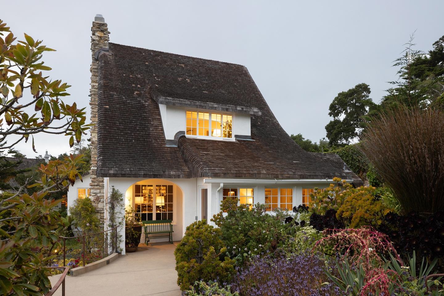 Detail Gallery Image 2 of 48 For 110 Pine Way, Carmel,  CA 93923 - 4 Beds | 4/1 Baths
