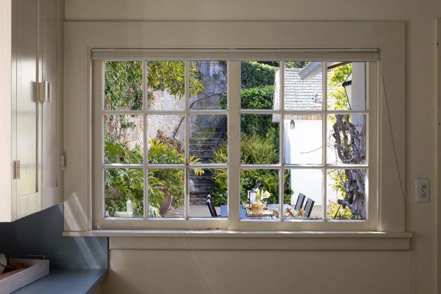 Detail Gallery Image 23 of 48 For 110 Pine Way, Carmel,  CA 93923 - 4 Beds | 4/1 Baths