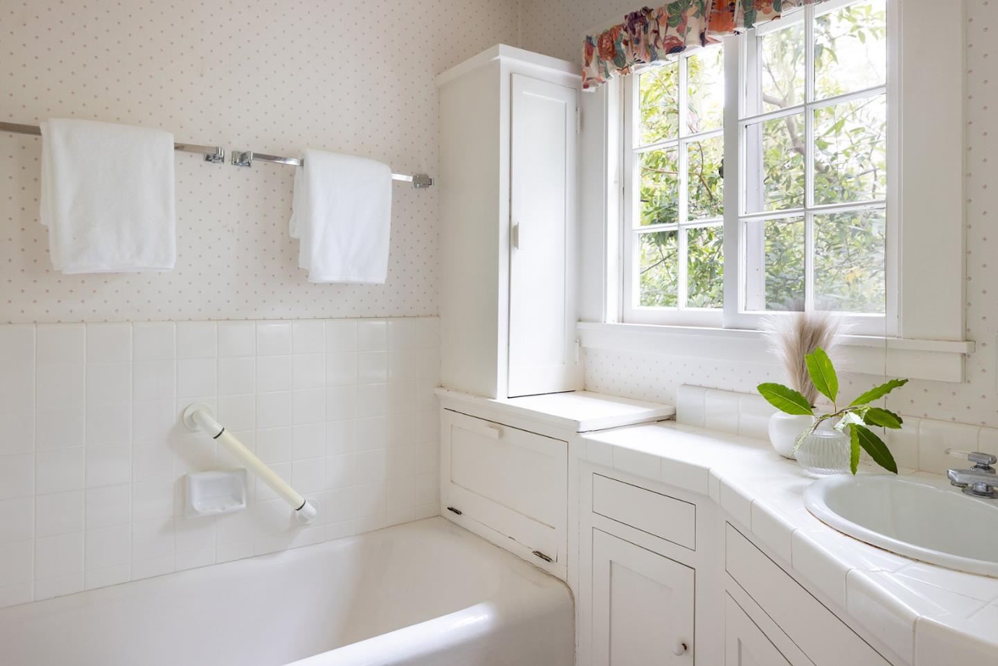 Detail Gallery Image 26 of 48 For 110 Pine Way, Carmel,  CA 93923 - 4 Beds | 4/1 Baths