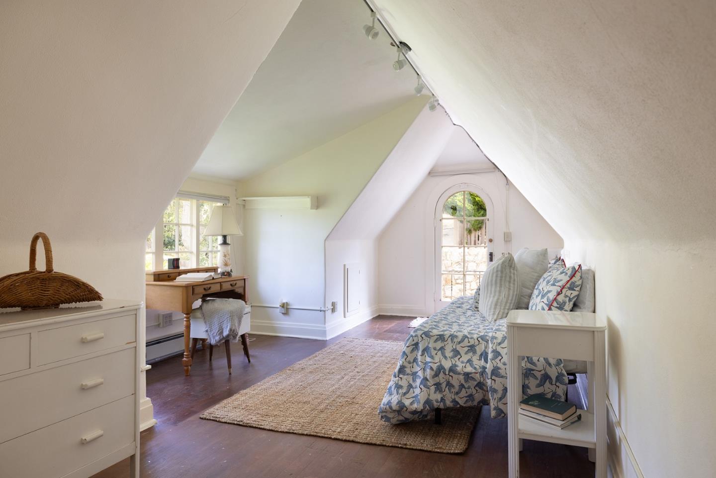 Detail Gallery Image 29 of 48 For 110 Pine Way, Carmel,  CA 93923 - 4 Beds | 4/1 Baths