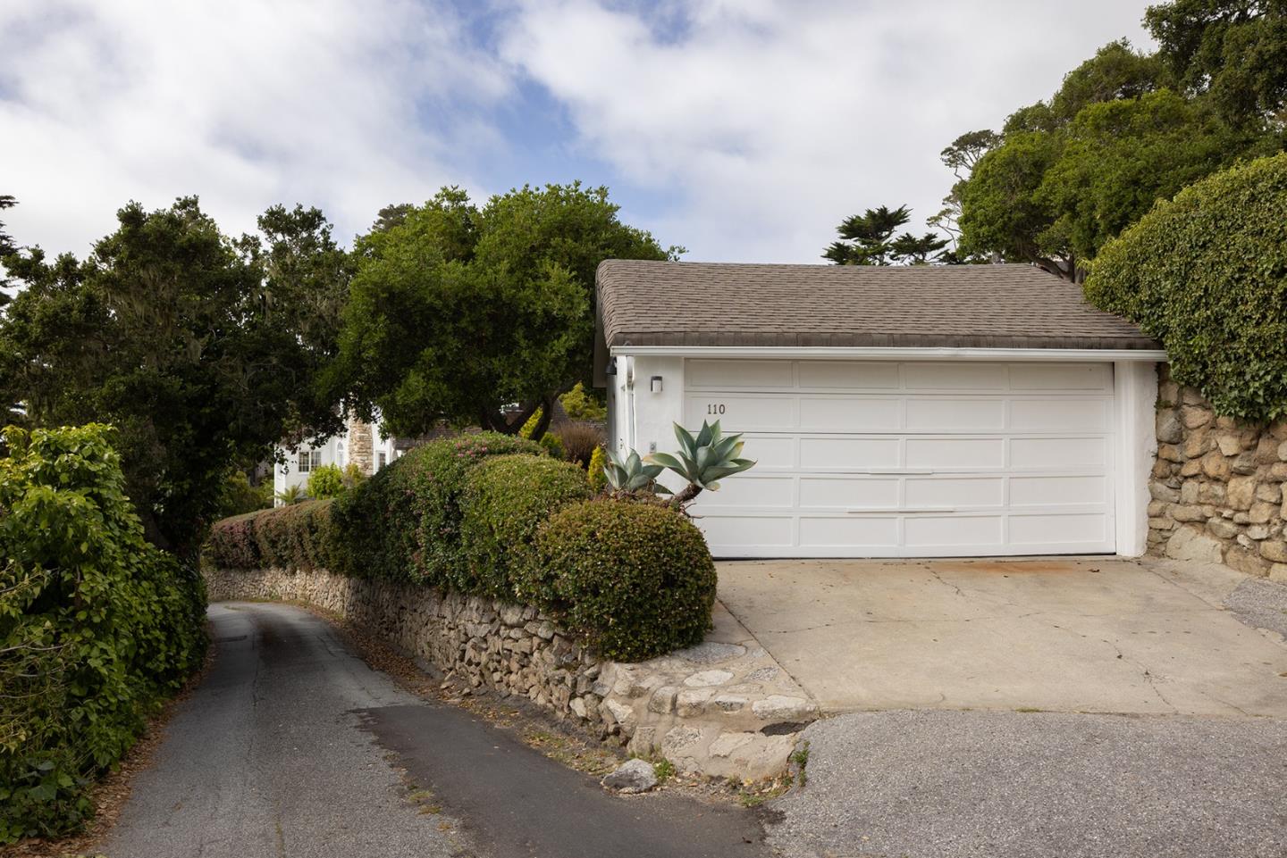 Detail Gallery Image 41 of 48 For 110 Pine Way, Carmel,  CA 93923 - 4 Beds | 4/1 Baths