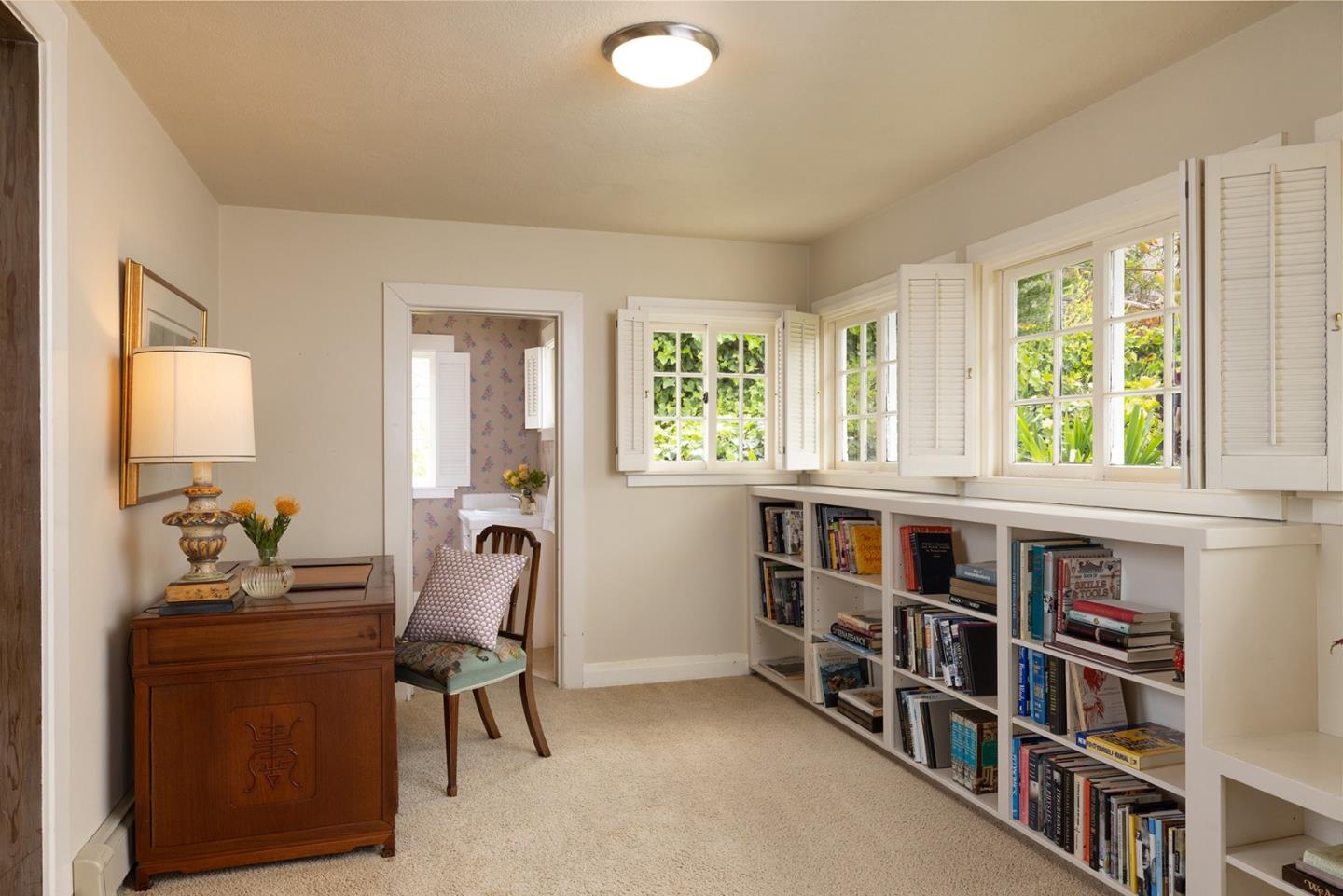 Detail Gallery Image 8 of 48 For 110 Pine Way, Carmel,  CA 93923 - 4 Beds | 4/1 Baths