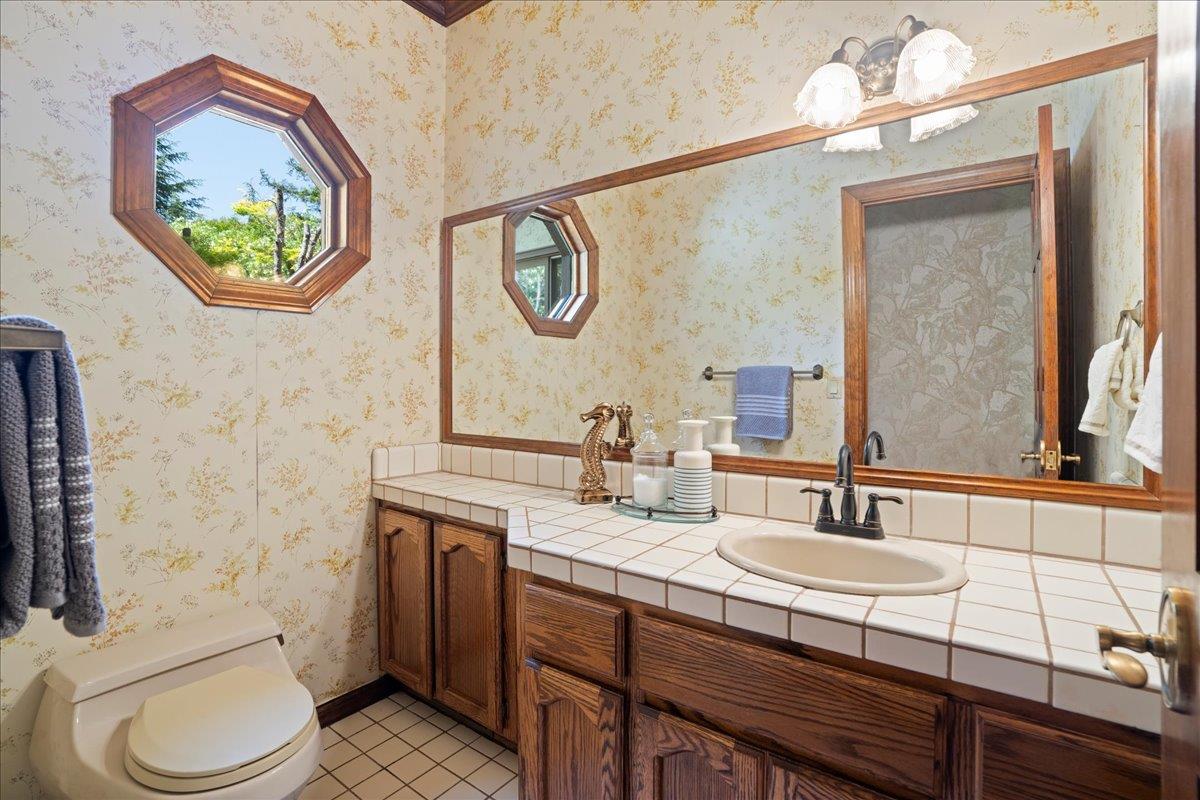 Detail Gallery Image 18 of 44 For 13217 Padero Ct, Saratoga,  CA 95070 - 5 Beds | 4/1 Baths