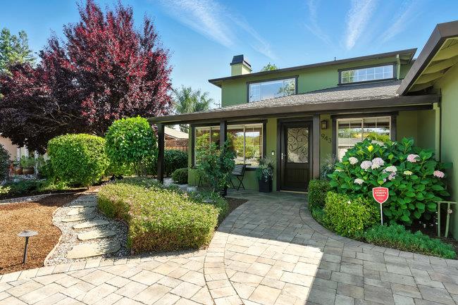 Detail Gallery Image 2 of 45 For 1943 Kentucky St, Redwood City,  CA 94061 - 4 Beds | 3 Baths