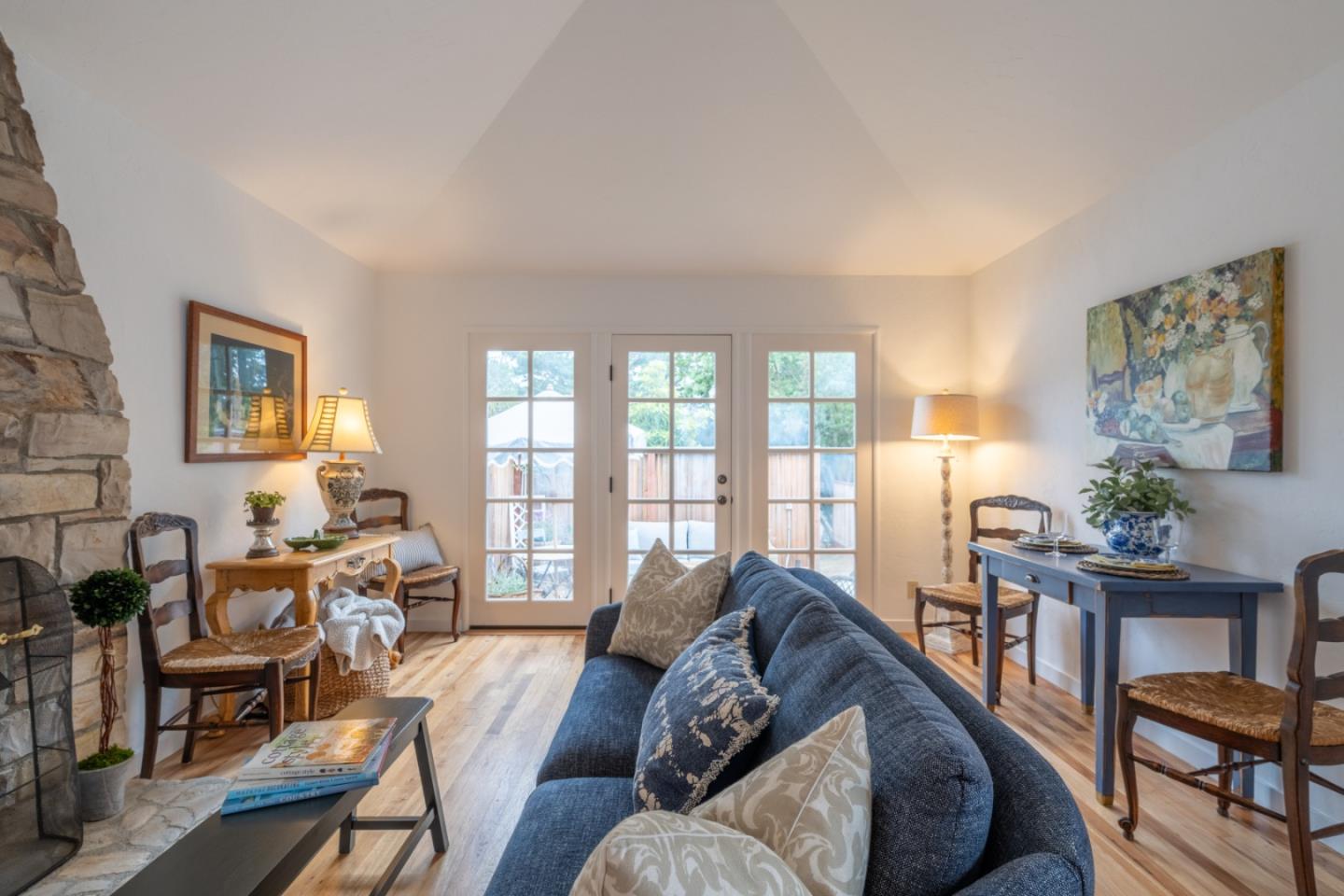 Detail Gallery Image 12 of 23 For 2ne Ocean and Guadalupe Ave, Carmel,  CA 93923 - 1 Beds | 1 Baths