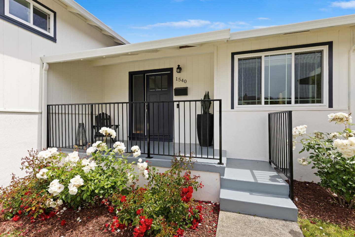 Detail Gallery Image 4 of 47 For 1540 Claremont Dr, San Bruno,  CA 94066 - 4 Beds | 3 Baths