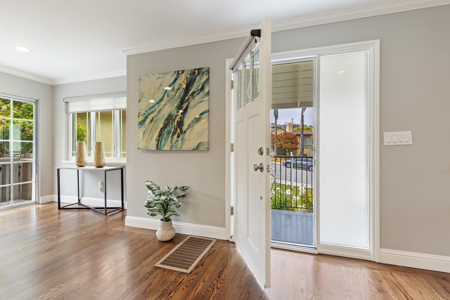 Detail Gallery Image 5 of 47 For 1540 Claremont Dr, San Bruno,  CA 94066 - 4 Beds | 3 Baths