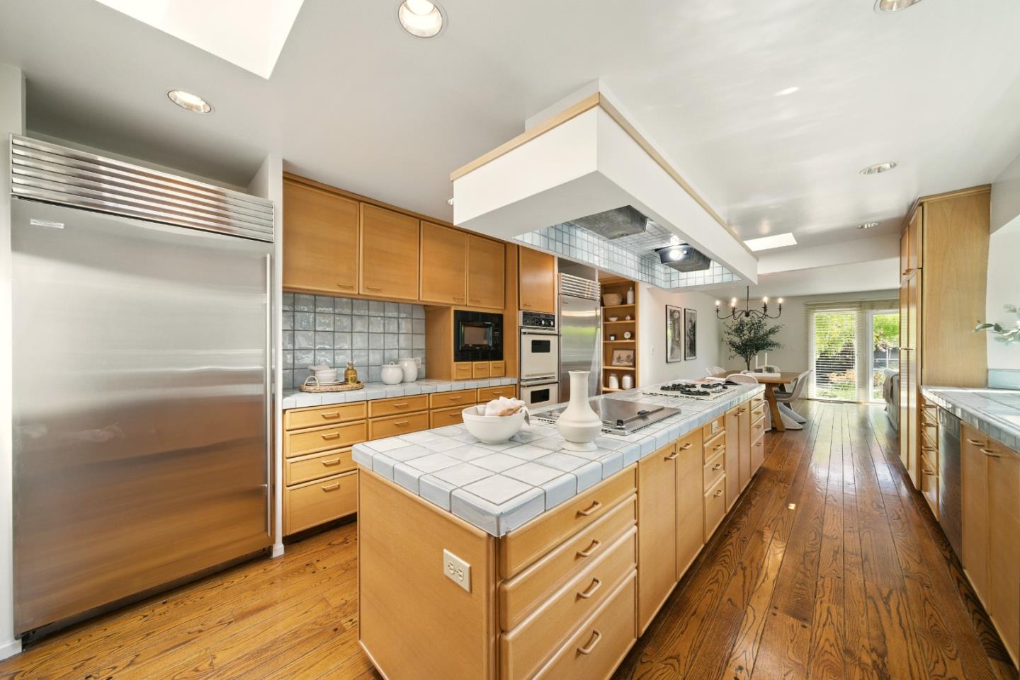 Detail Gallery Image 16 of 59 For 263 W Oakwood Blvd, Redwood City,  CA 94061 - 3 Beds | 2 Baths