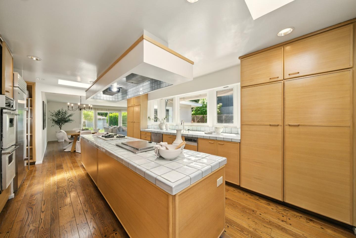 Detail Gallery Image 17 of 59 For 263 W Oakwood Blvd, Redwood City,  CA 94061 - 3 Beds | 2 Baths