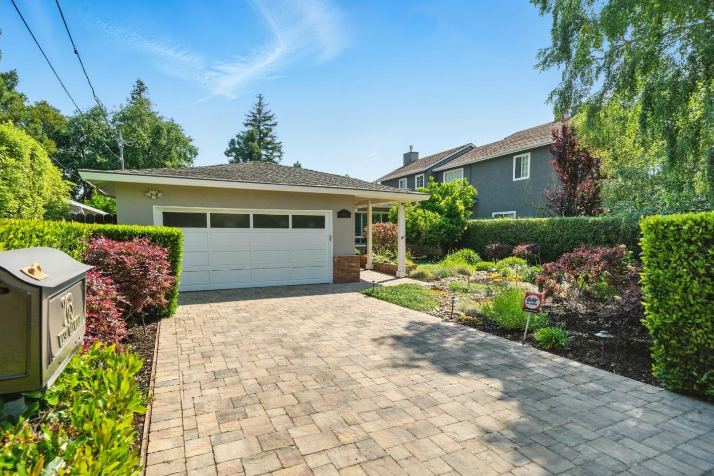 Detail Gallery Image 3 of 59 For 263 W Oakwood Blvd, Redwood City,  CA 94061 - 3 Beds | 2 Baths