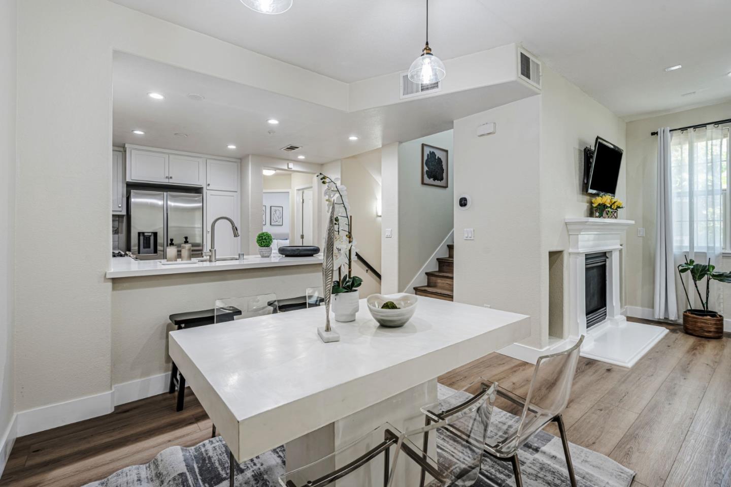 Detail Gallery Image 13 of 34 For 6124 Old Quarry Loop, Oakland,  CA 94605 - 4 Beds | 3 Baths