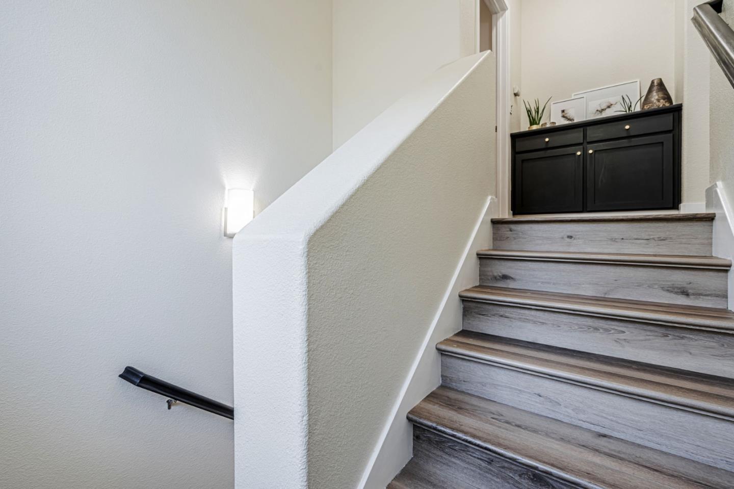 Detail Gallery Image 14 of 34 For 6124 Old Quarry Loop, Oakland,  CA 94605 - 4 Beds | 3 Baths