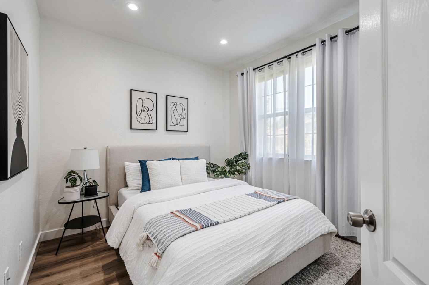 Detail Gallery Image 17 of 34 For 6124 Old Quarry Loop, Oakland,  CA 94605 - 4 Beds | 3 Baths