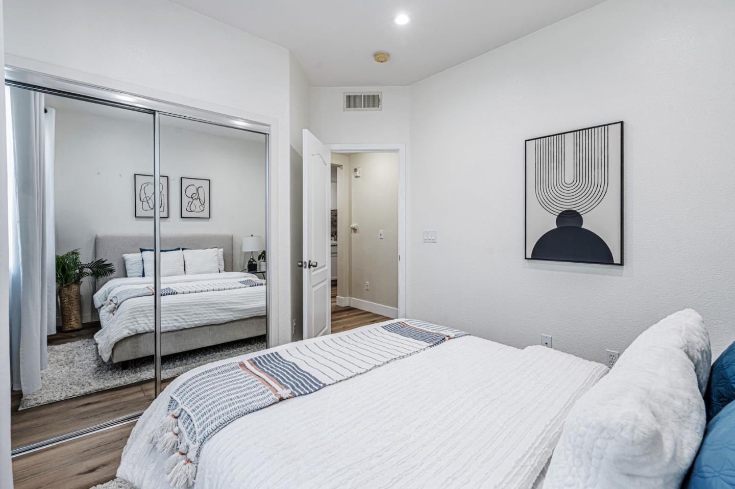 Detail Gallery Image 18 of 34 For 6124 Old Quarry Loop, Oakland,  CA 94605 - 4 Beds | 3 Baths