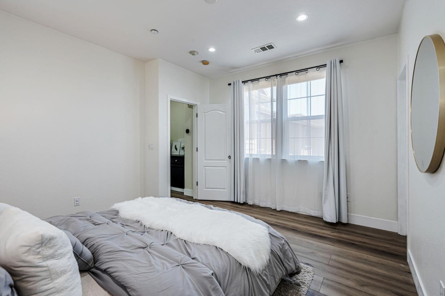Detail Gallery Image 20 of 34 For 6124 Old Quarry Loop, Oakland,  CA 94605 - 4 Beds | 3 Baths