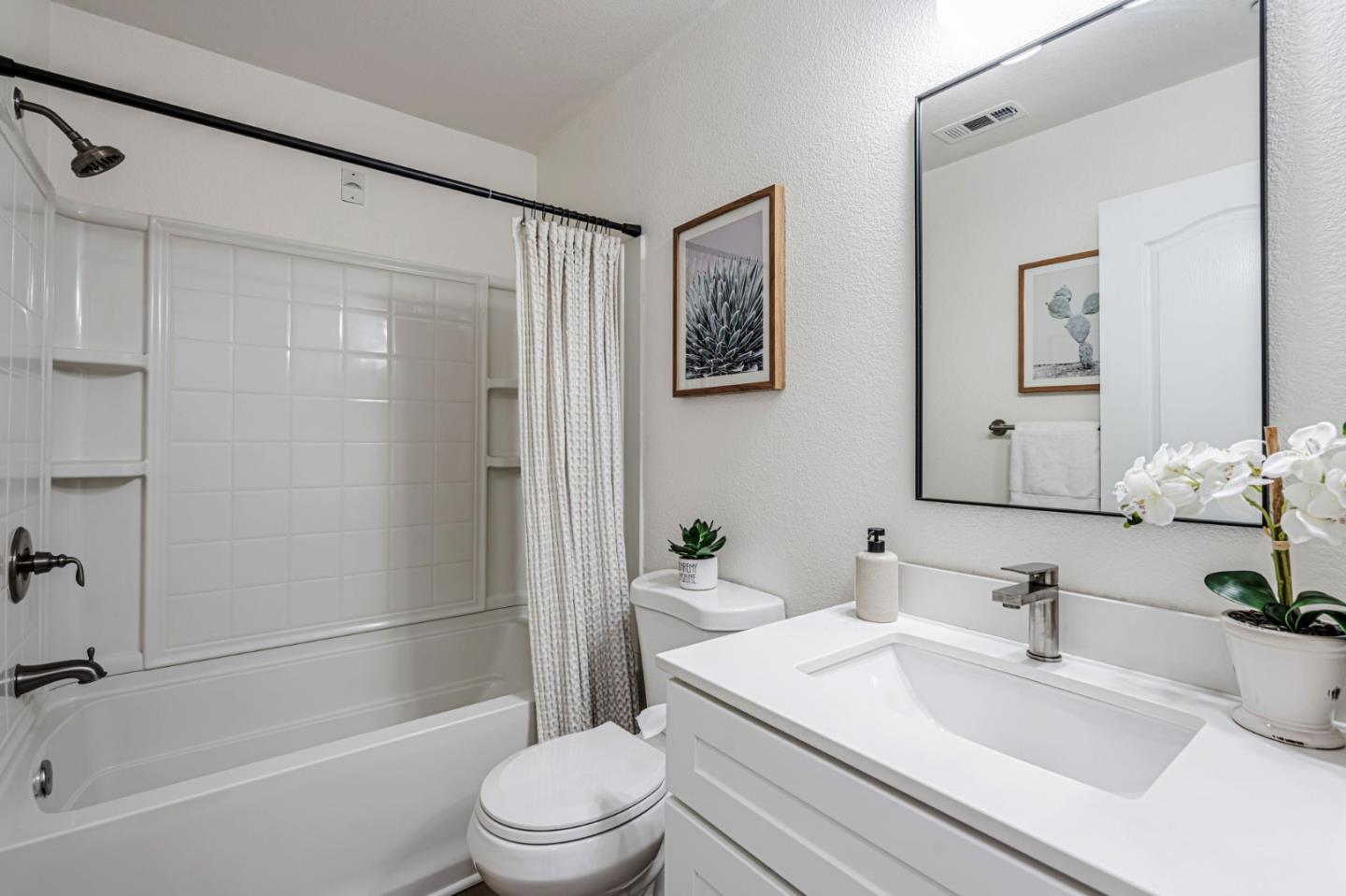 Detail Gallery Image 27 of 34 For 6124 Old Quarry Loop, Oakland,  CA 94605 - 4 Beds | 3 Baths