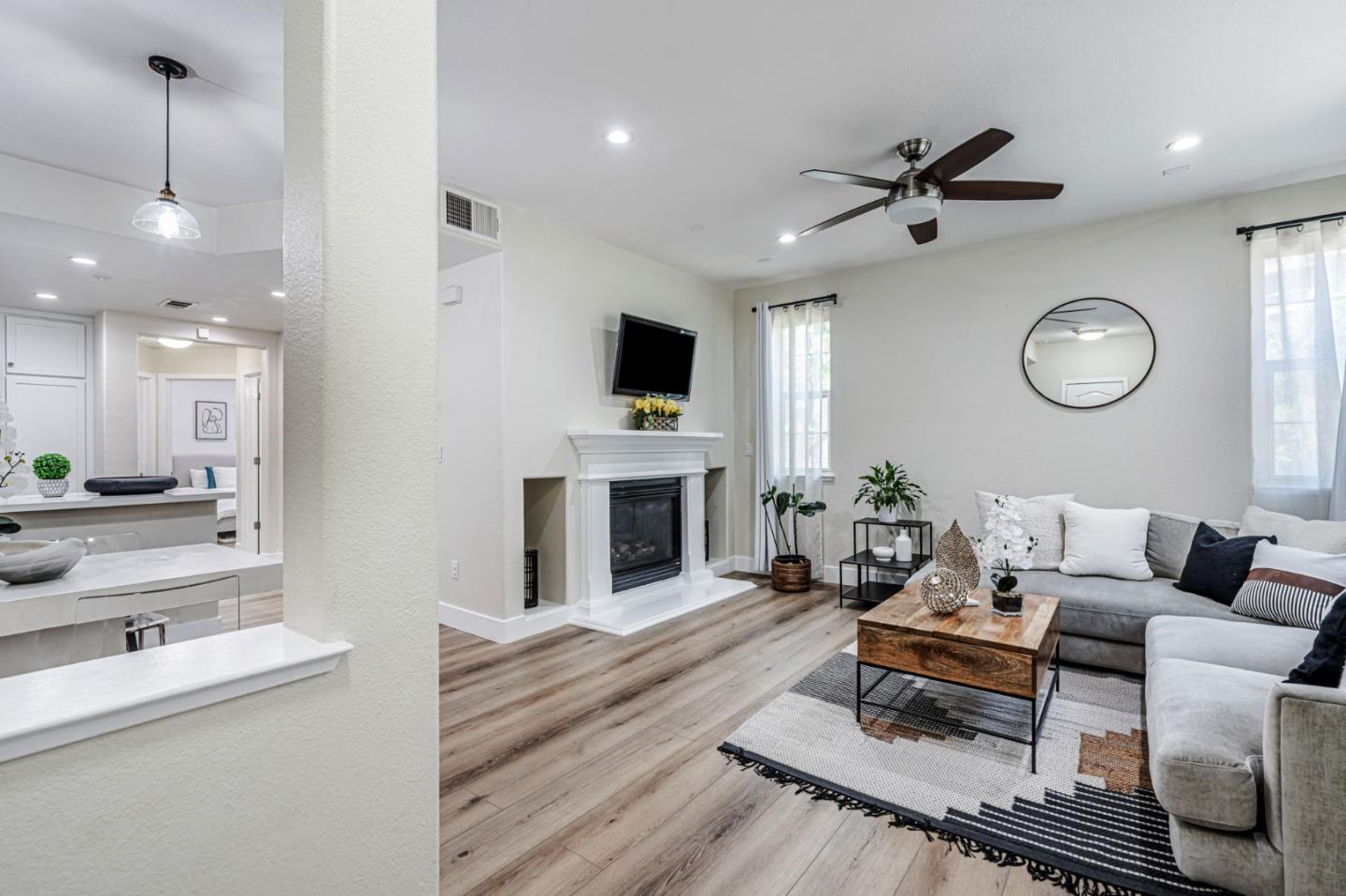 Detail Gallery Image 4 of 34 For 6124 Old Quarry Loop, Oakland,  CA 94605 - 4 Beds | 3 Baths
