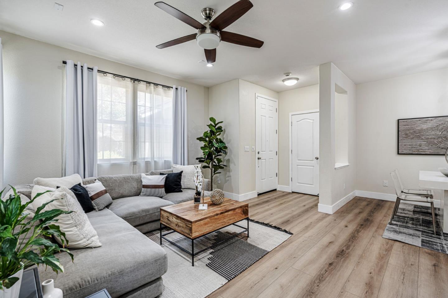 Detail Gallery Image 5 of 34 For 6124 Old Quarry Loop, Oakland,  CA 94605 - 4 Beds | 3 Baths