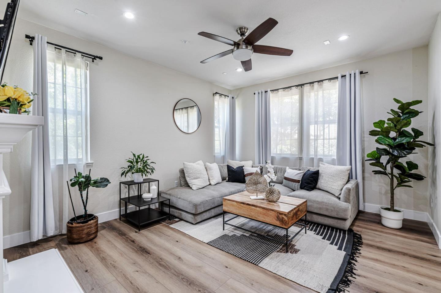 Detail Gallery Image 6 of 34 For 6124 Old Quarry Loop, Oakland,  CA 94605 - 4 Beds | 3 Baths