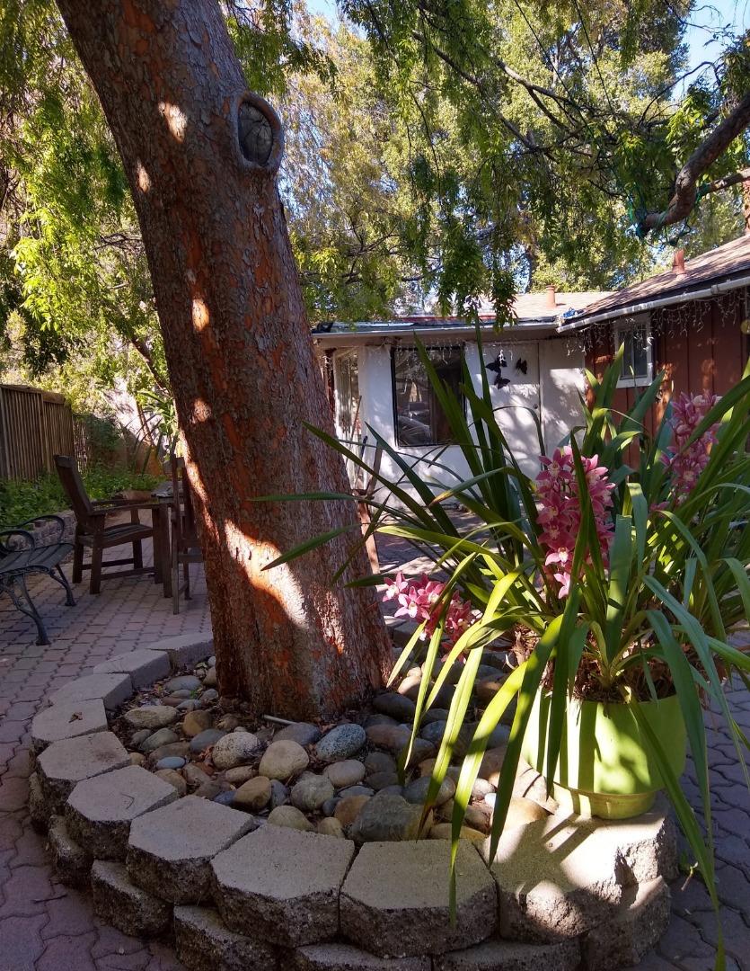 Detail Gallery Image 4 of 6 For 21851 Almaden Ave, Cupertino,  CA 95014 - 2 Beds | 1 Baths