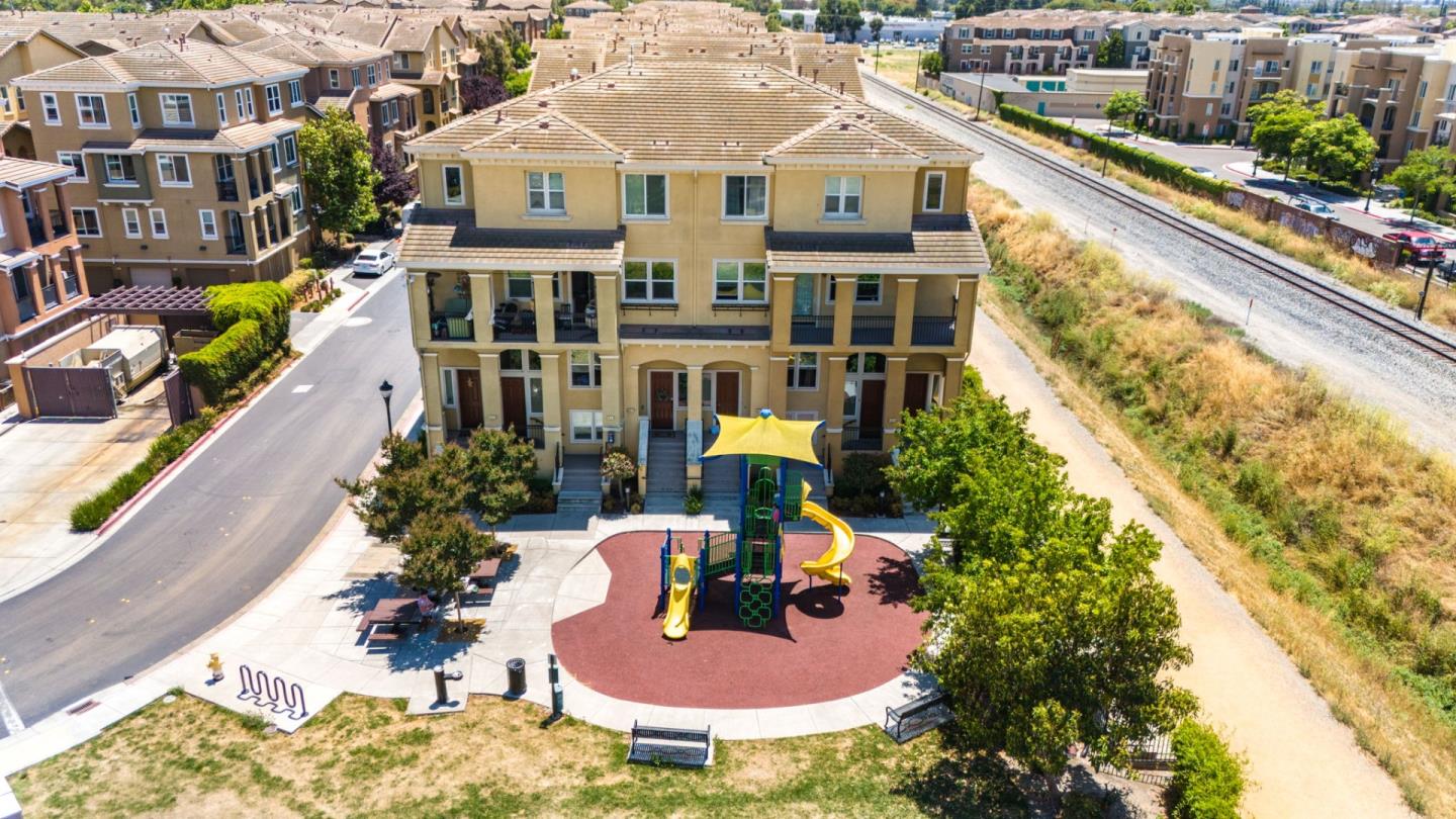 Detail Gallery Image 43 of 53 For 1688 Lee Way, Milpitas,  CA 95035 - 3 Beds | 3 Baths