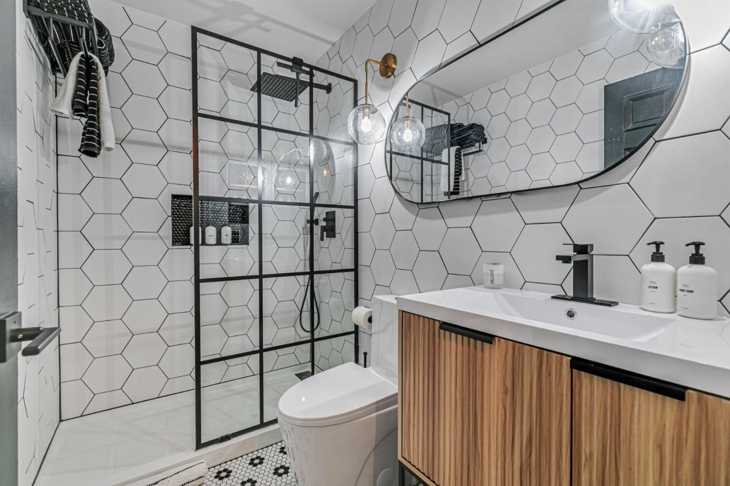 Detail Gallery Image 10 of 65 For 7723 Kilmarnok Dr, San Jose,  CA 95135 - 2 Beds | 2 Baths