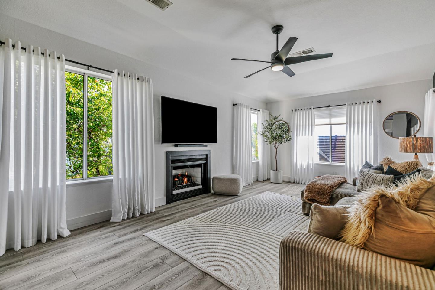Detail Gallery Image 24 of 65 For 7723 Kilmarnok Dr, San Jose,  CA 95135 - 2 Beds | 2 Baths