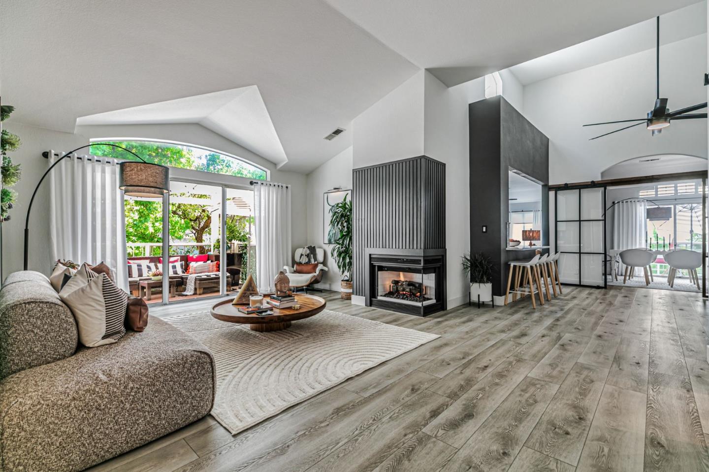 Detail Gallery Image 4 of 65 For 7723 Kilmarnok Dr, San Jose,  CA 95135 - 2 Beds | 2 Baths