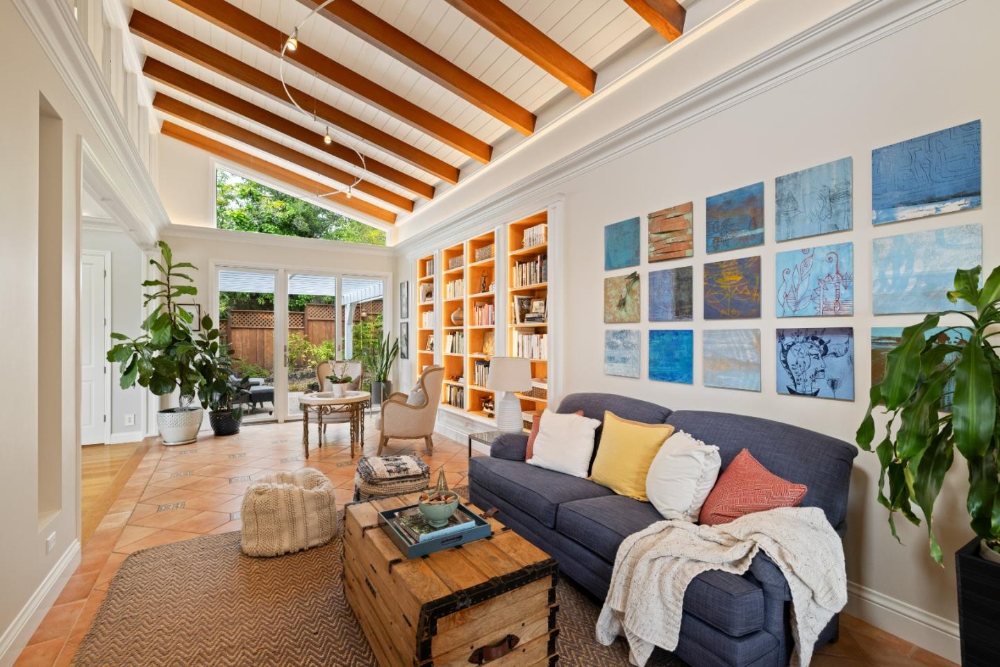 Detail Gallery Image 14 of 54 For 154 Los Robles Dr, Burlingame,  CA 94010 - 5 Beds | 3/2 Baths