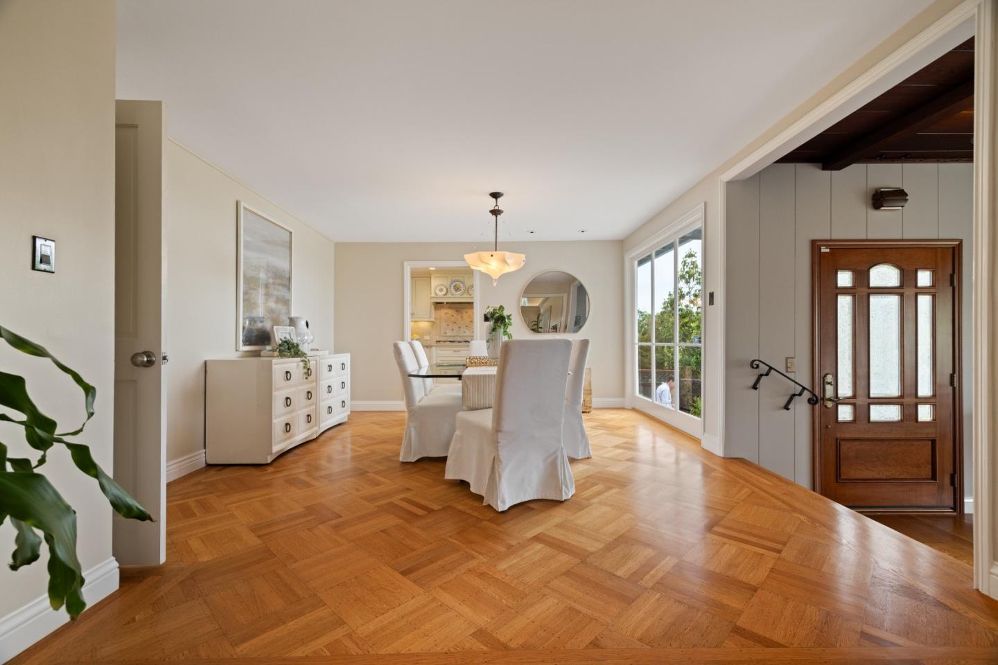 Detail Gallery Image 16 of 54 For 154 Los Robles Dr, Burlingame,  CA 94010 - 5 Beds | 3/2 Baths
