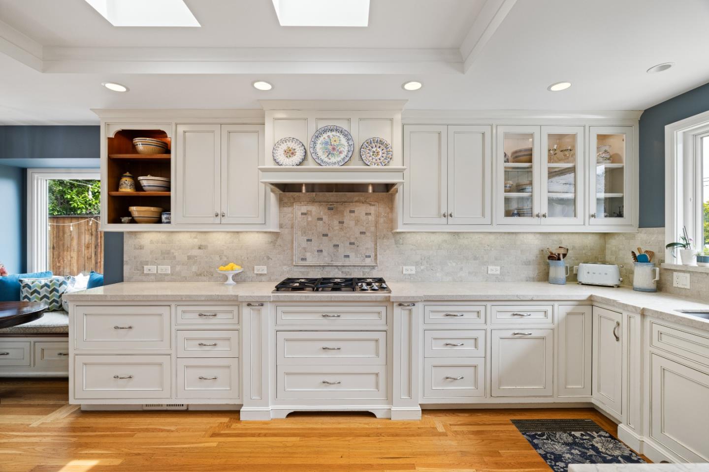 Detail Gallery Image 19 of 54 For 154 Los Robles Dr, Burlingame,  CA 94010 - 5 Beds | 3/2 Baths