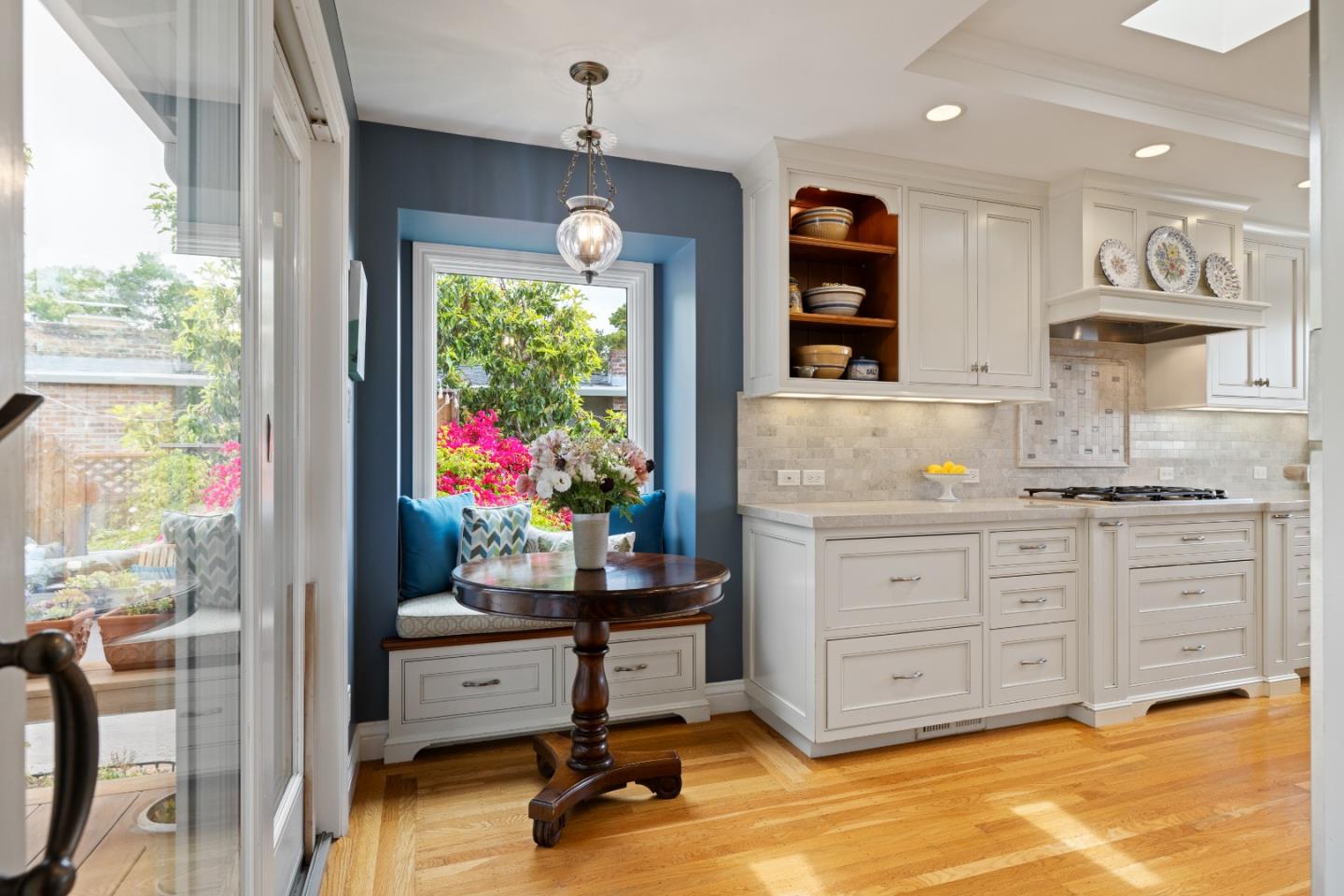 Detail Gallery Image 20 of 54 For 154 Los Robles Dr, Burlingame,  CA 94010 - 5 Beds | 3/2 Baths