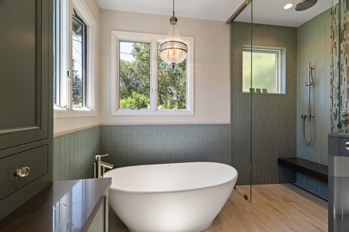 Detail Gallery Image 28 of 54 For 154 Los Robles Dr, Burlingame,  CA 94010 - 5 Beds | 3/2 Baths