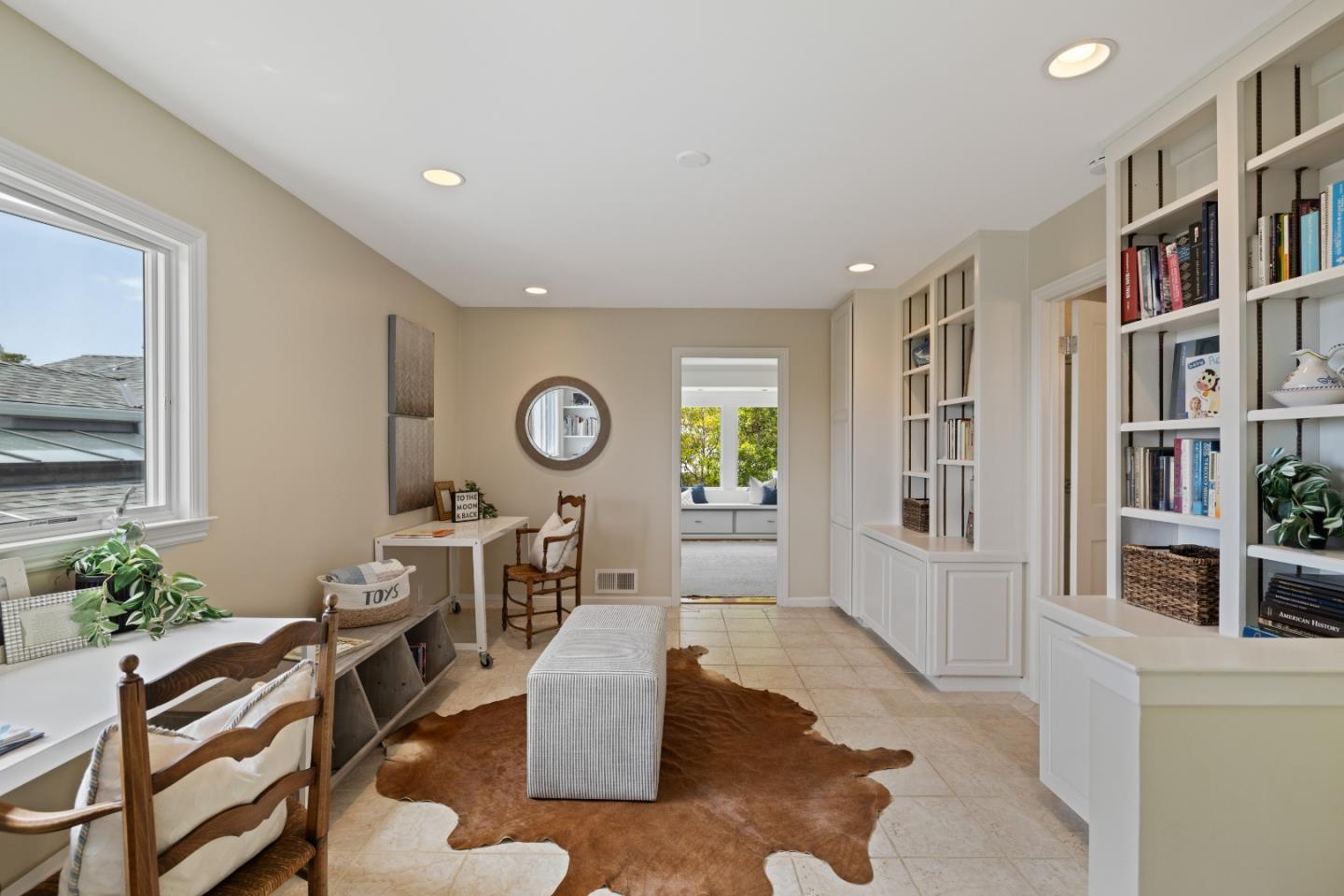 Detail Gallery Image 31 of 54 For 154 Los Robles Dr, Burlingame,  CA 94010 - 5 Beds | 3/2 Baths