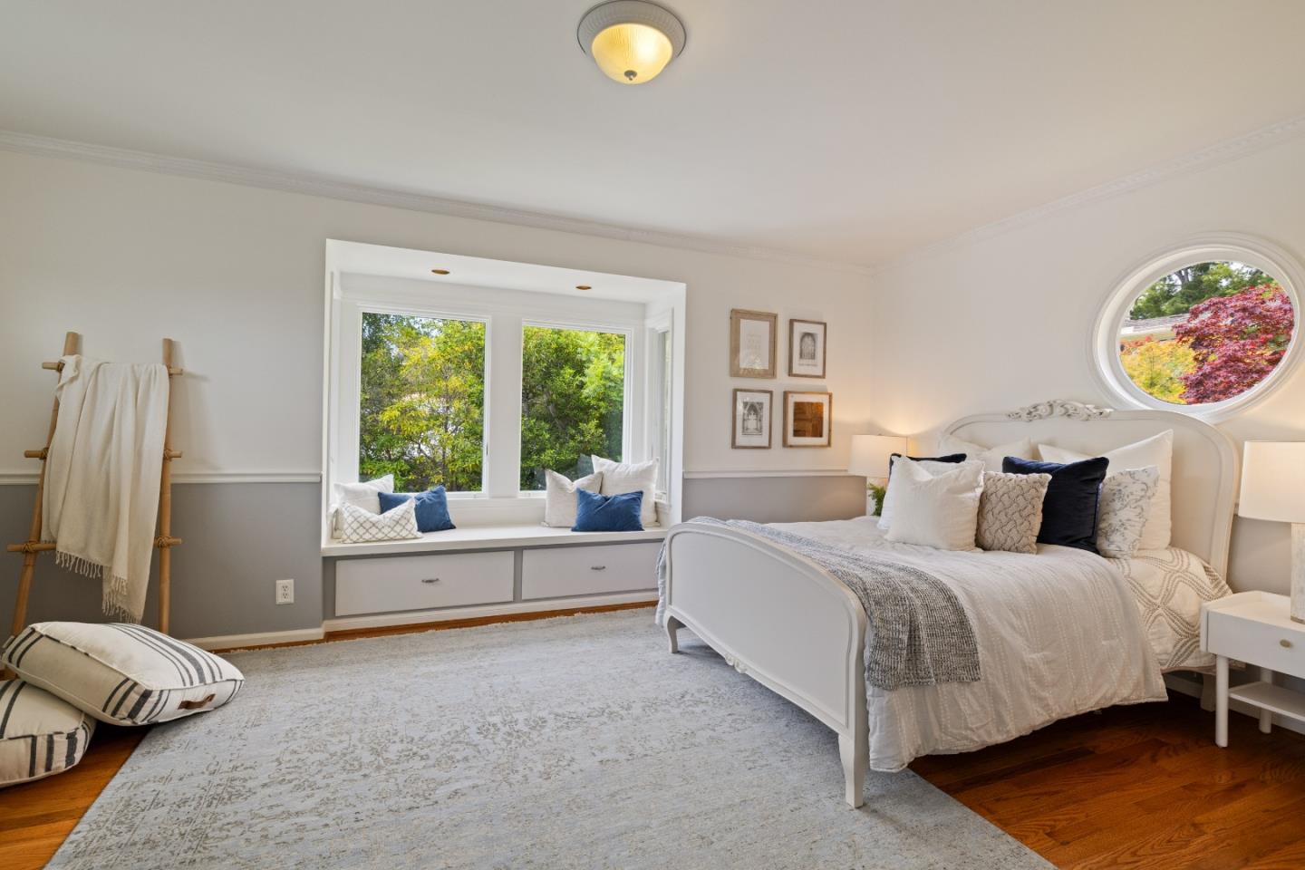 Detail Gallery Image 33 of 54 For 154 Los Robles Dr, Burlingame,  CA 94010 - 5 Beds | 3/2 Baths
