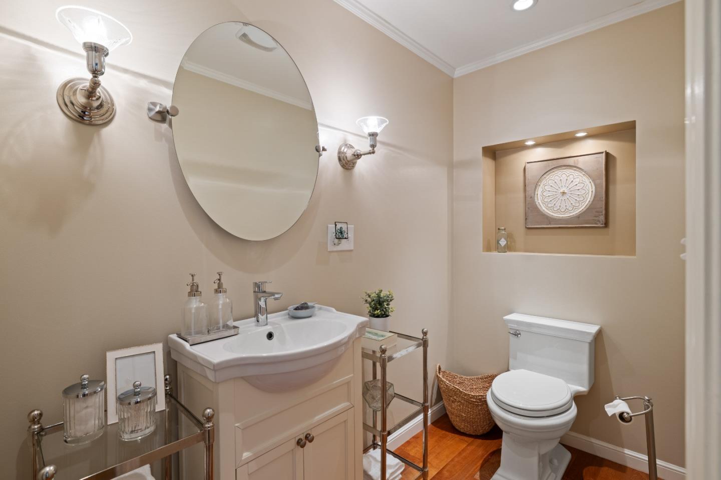 Detail Gallery Image 37 of 54 For 154 Los Robles Dr, Burlingame,  CA 94010 - 5 Beds | 3/2 Baths